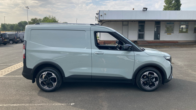 Ford Transit Courier Diesel 1.5 EcoBlue Limited Van - Image 9